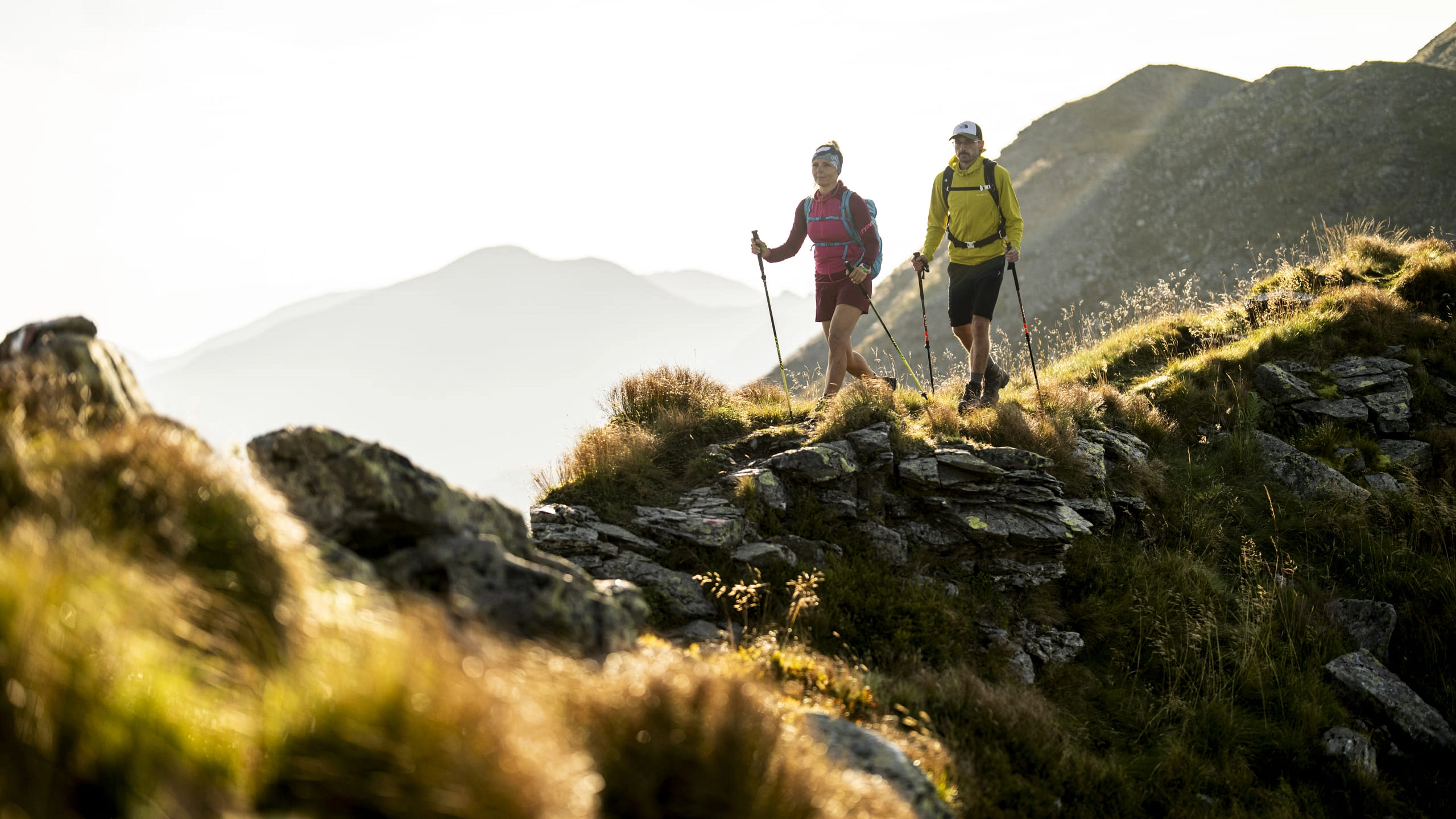 Wanderer in den Bergen von Saalbach Hinterglemm